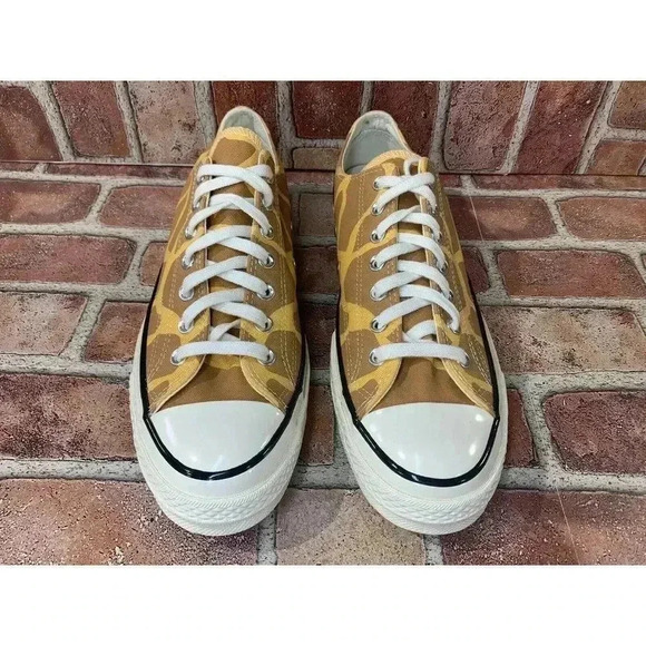 Athletic_Shoes